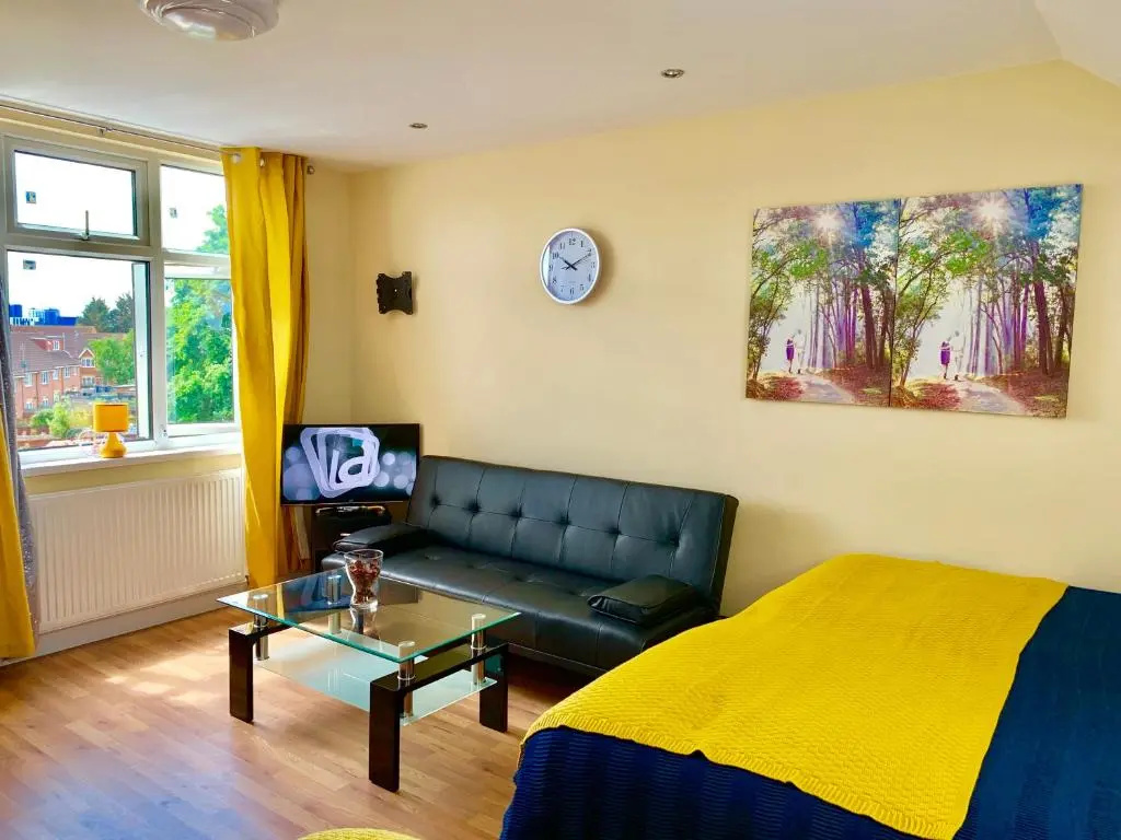 1 Bed Apartment,Recep,Kitchen,Bath