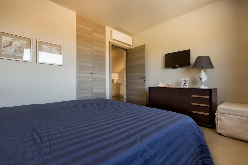 4 Bedrooms Villa