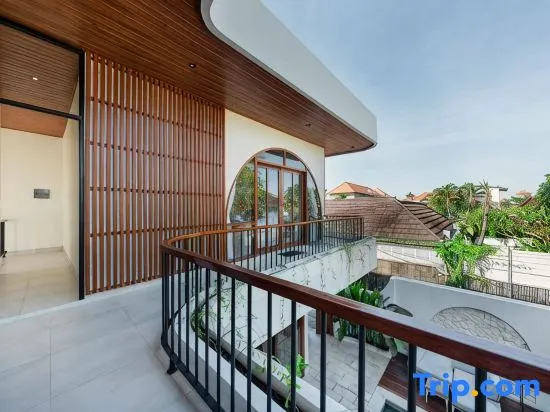 NUQ Seminyak - Spacious 3BR Pool Villa