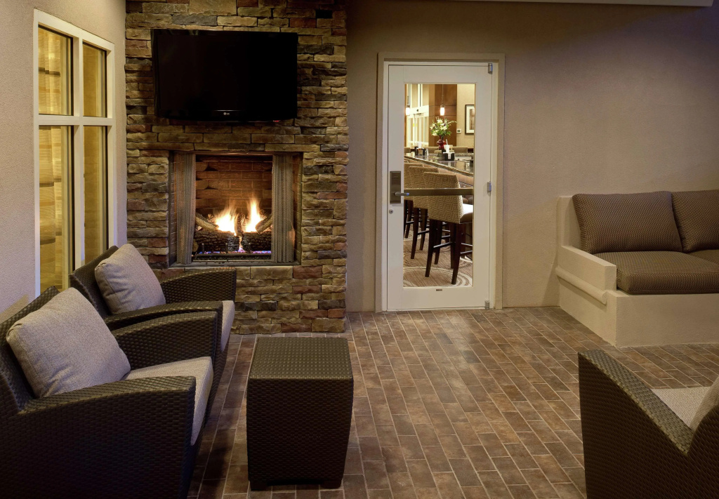 Lobby & Reception