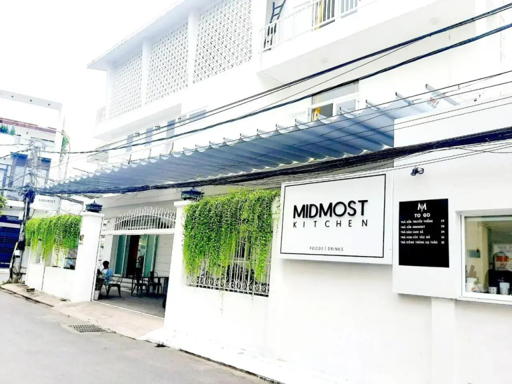 MIDMOST Villa Hotel