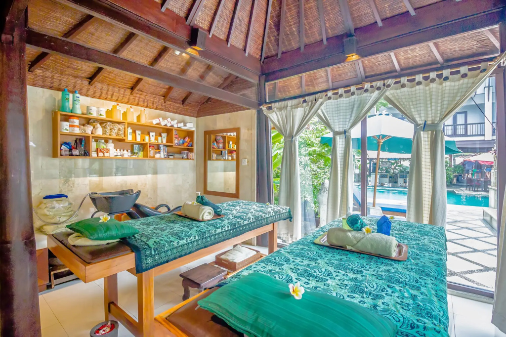 The Lokha Legian Resort & Spa — фото