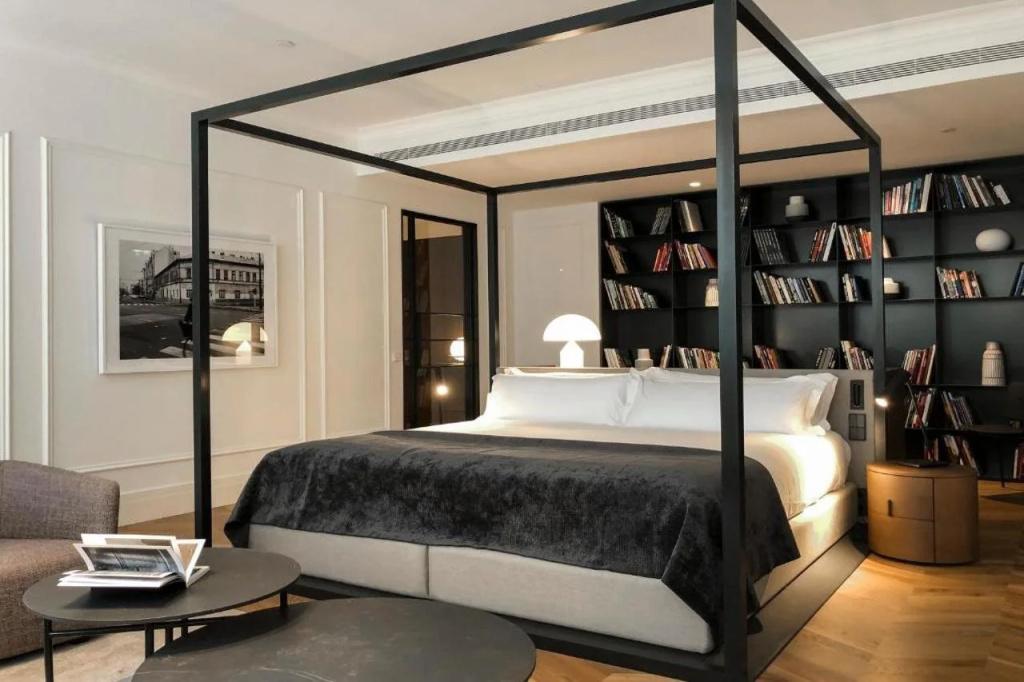 Kozmo Hotel Suites & Spa - Small Luxury Hotels of the World — фото