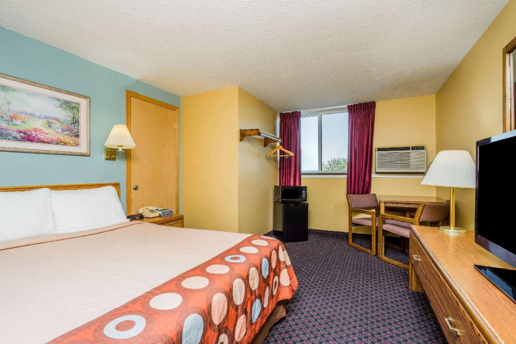 Standard Double room (full double bed)