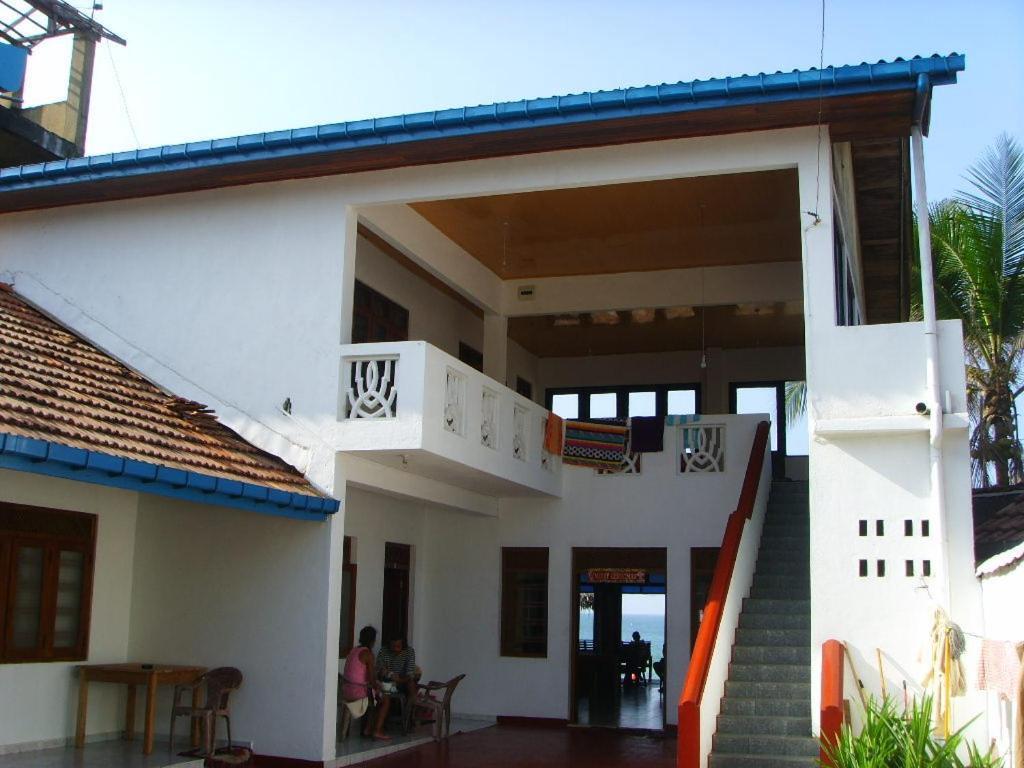 Budde's Beach Restaurant & Guesthouse