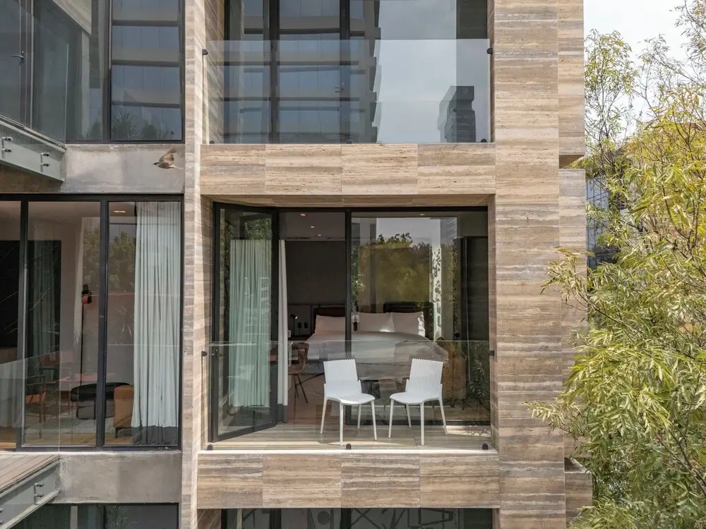 Business Suite with city view