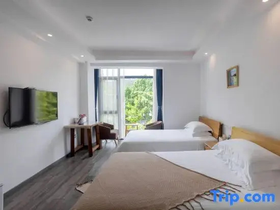 Standard Quadruple room with balcony and with view