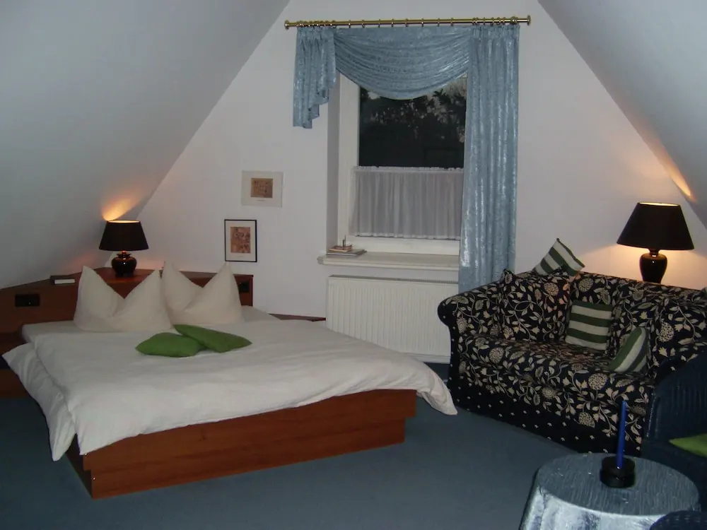 Economy room