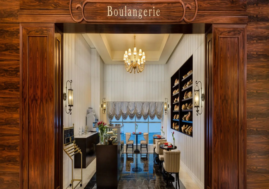 Lobby & Reception