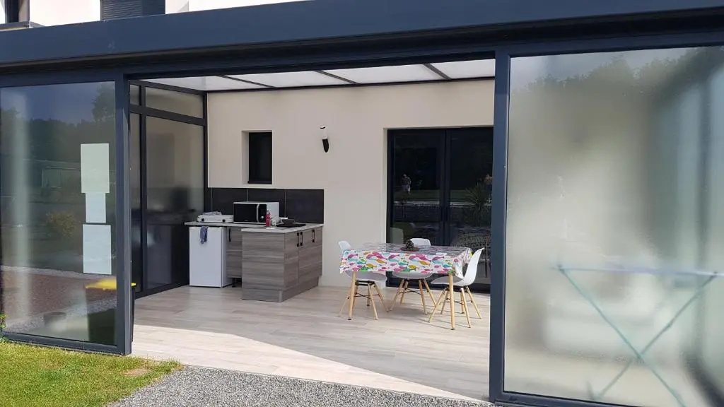 Standard Triple room with pool view
