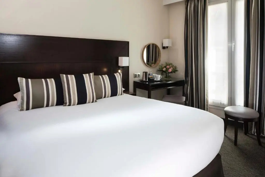 Double room (full double bed)