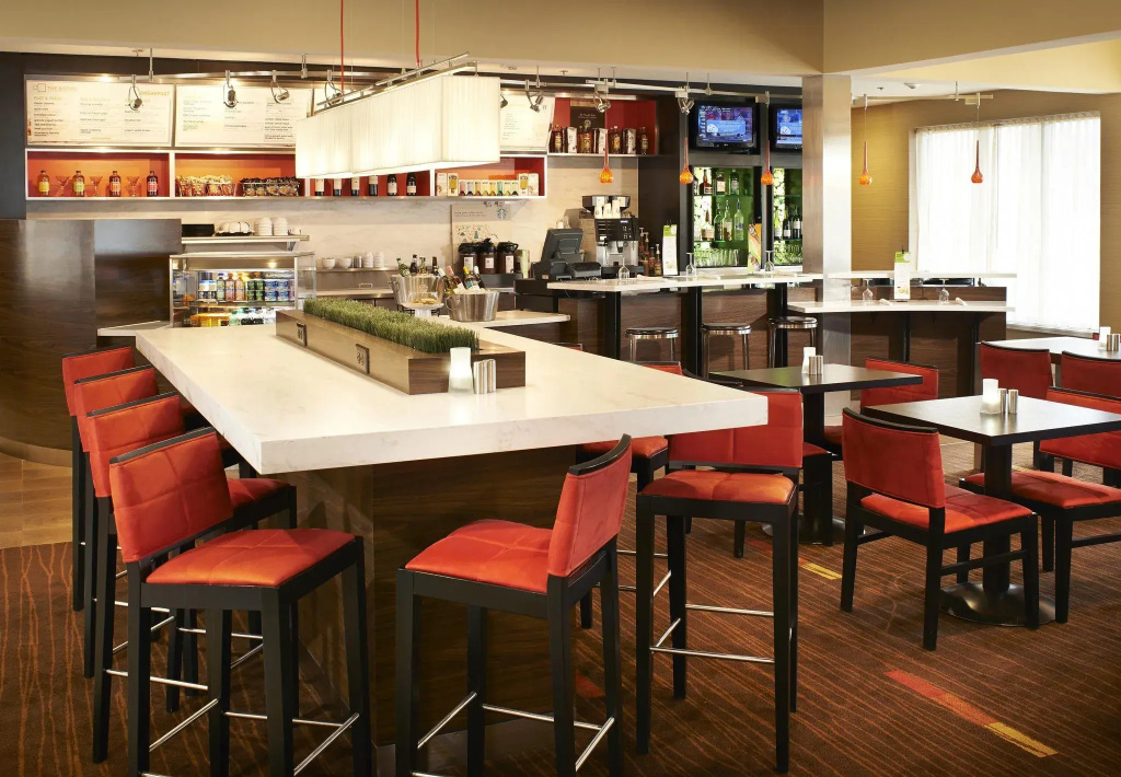 Food & Beverage
