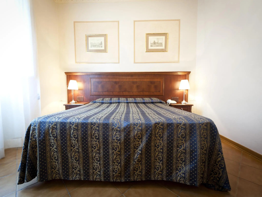 Classic Double room (full double bed)