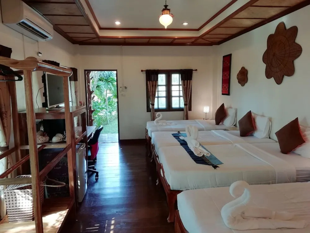 Standard Quadruple Family room