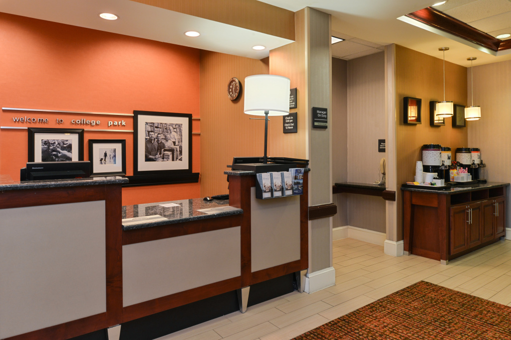 Lobby & Reception