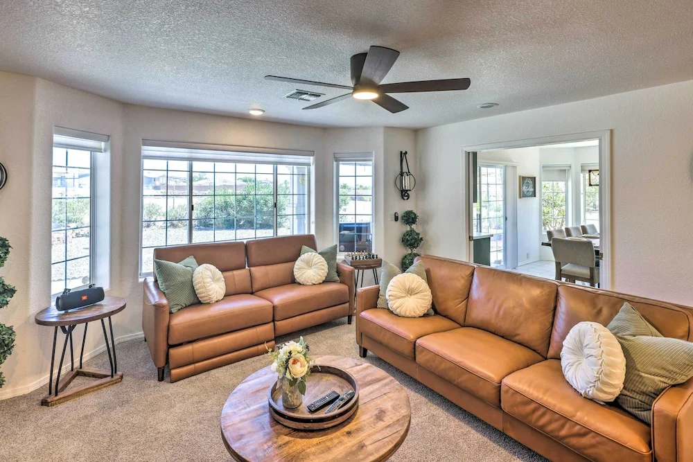 Luxe Home w/ Detached Casita & Furnished Patio! — фото