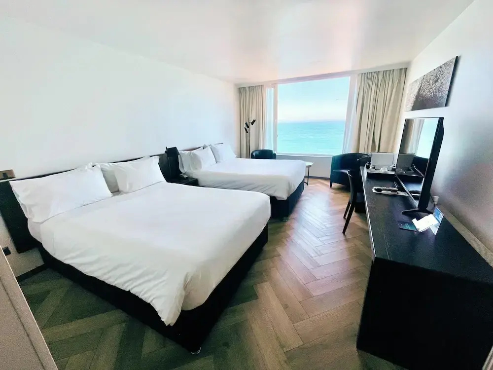 Standard Double room with ocean view (twin beds)