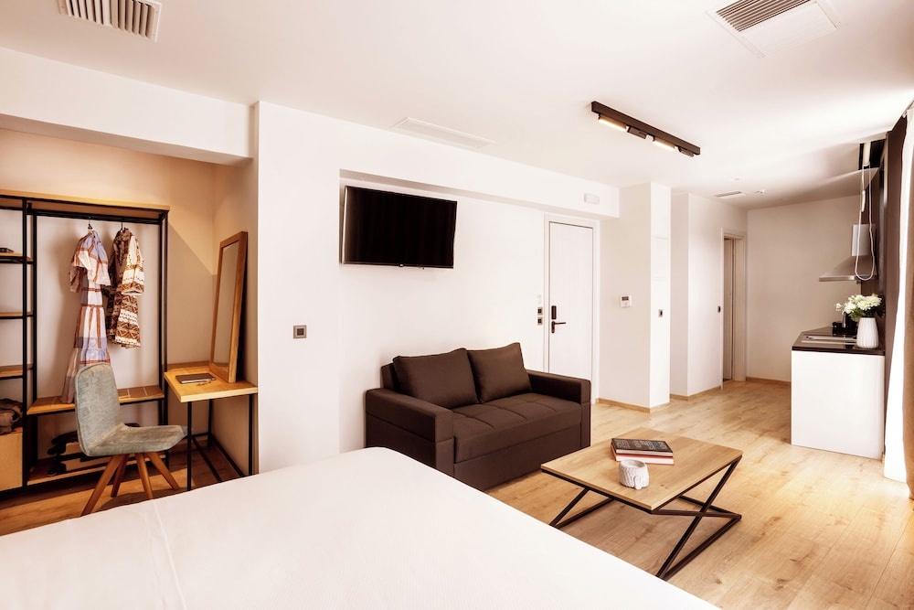 Отель DAYS City Suites Athens в Афины
