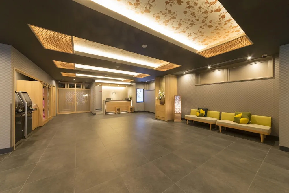 Lobby & Reception