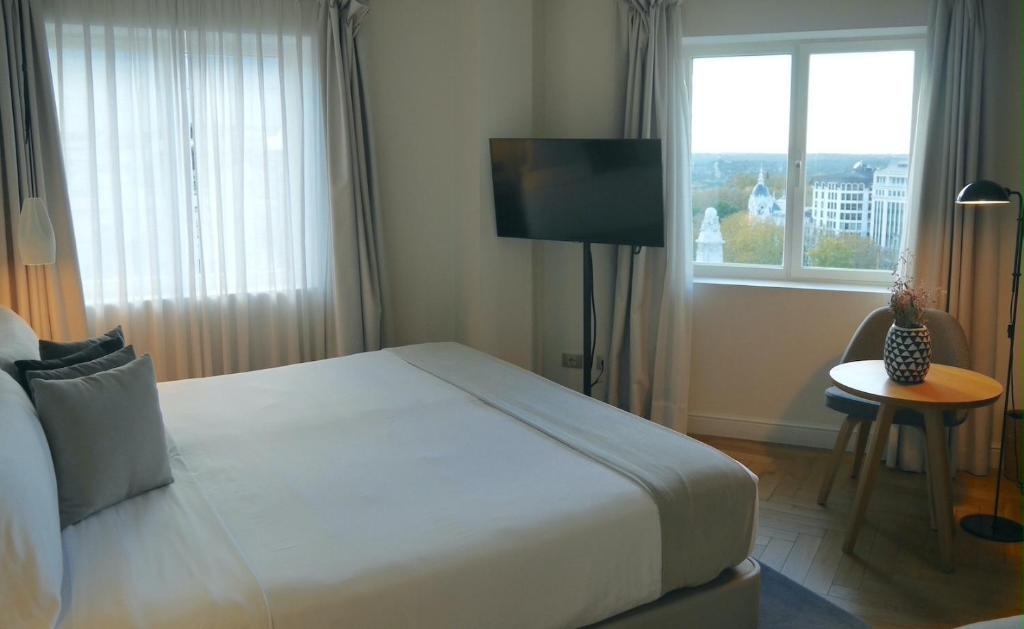 Premium Double room (full double bed)