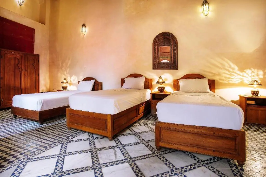 Standard Triple room