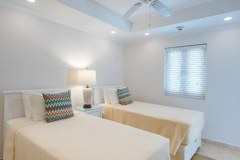 2 Bedrooms Suite with balcony