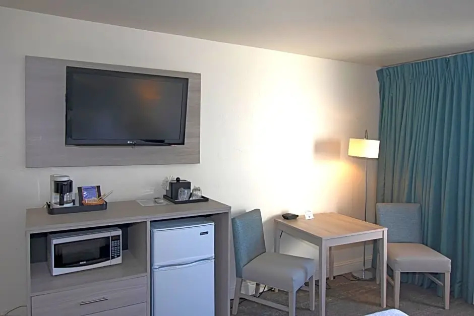 Standard Double room with ocean view (full double bed)