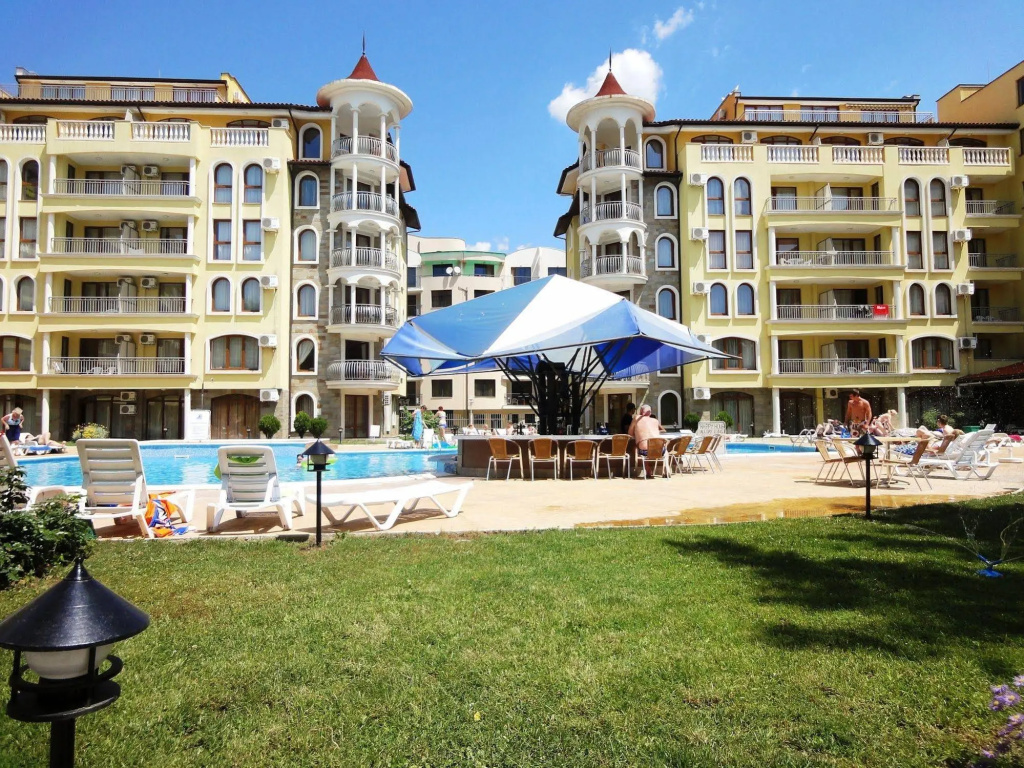 Beach & Waterfront