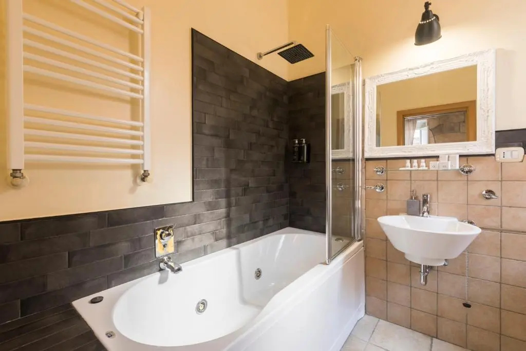 Superior Double room (full double bed)