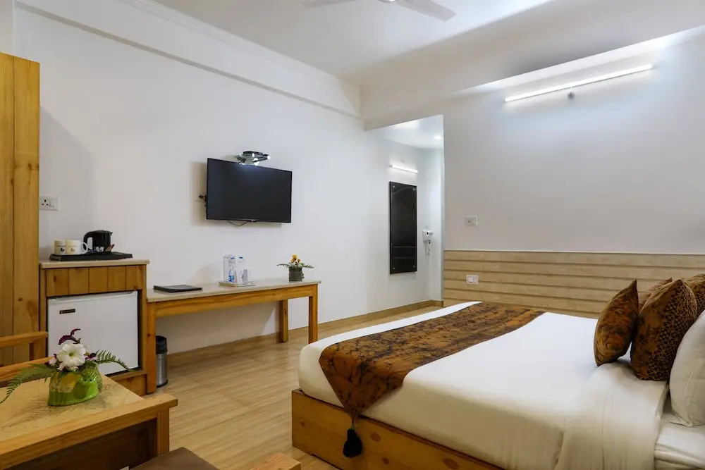 Deluxe room with balcony and with mountain view