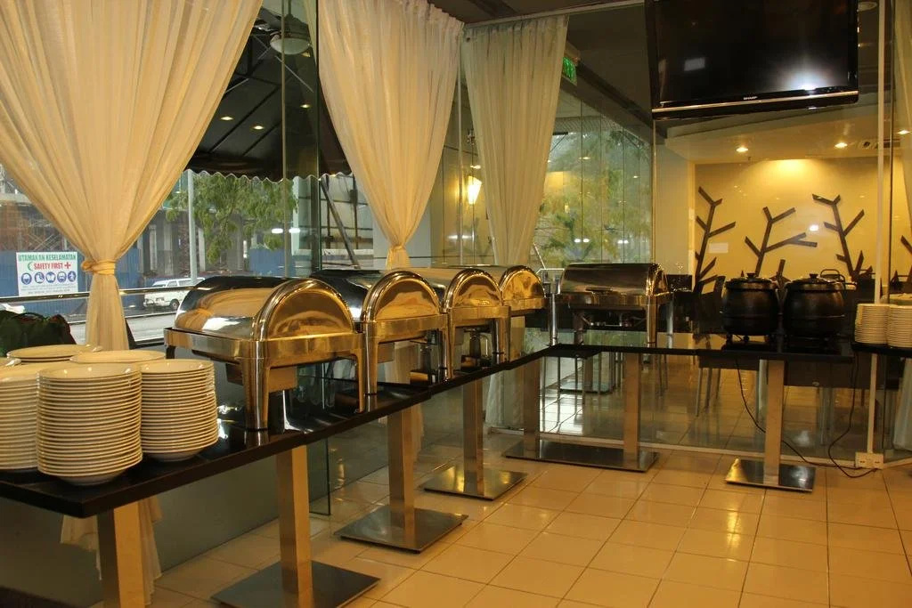 Food & Beverage