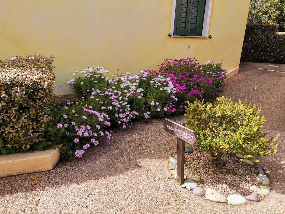 Sardinia Hillside Retreat - Apt 14 - 2BR, quiet area, parking