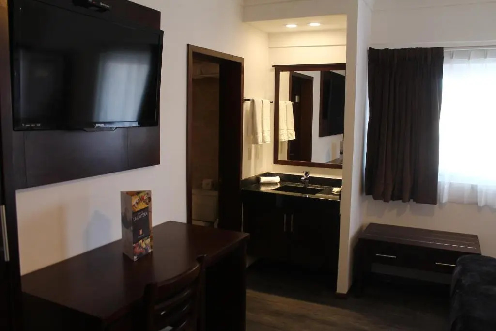 Business Double room (full double bed)