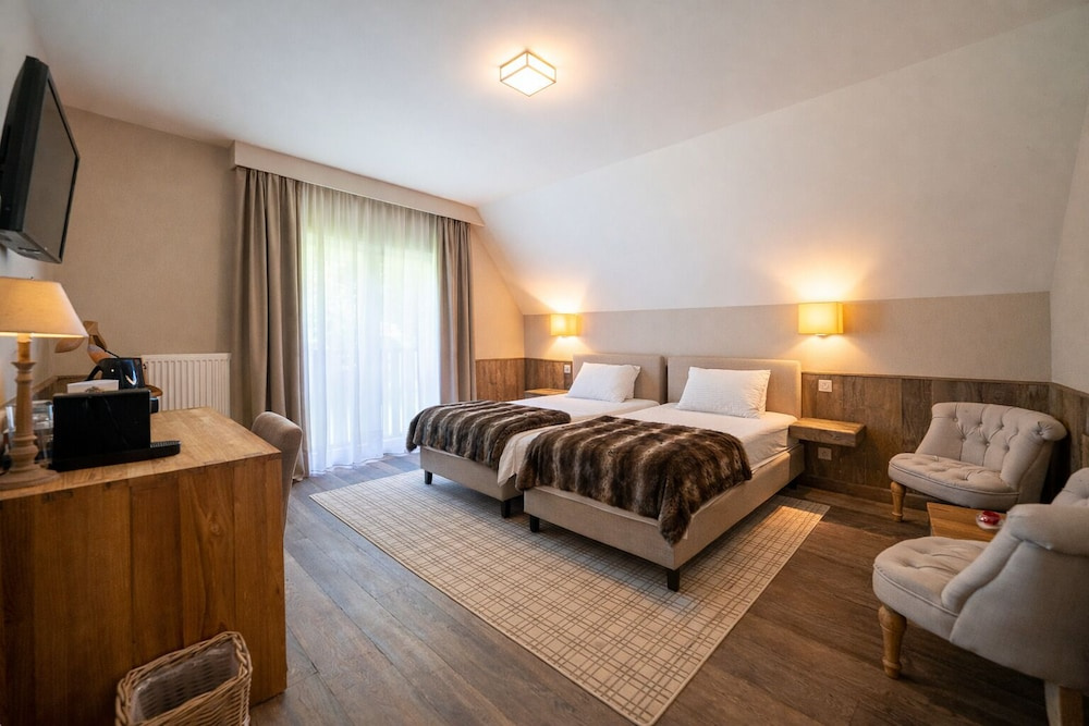 Superior Double room with garden view (twin beds)