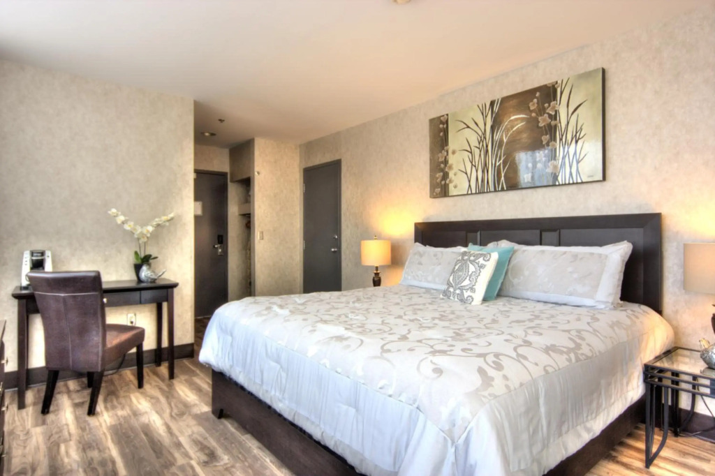 Lonsdale Quay Hotel - фото 7