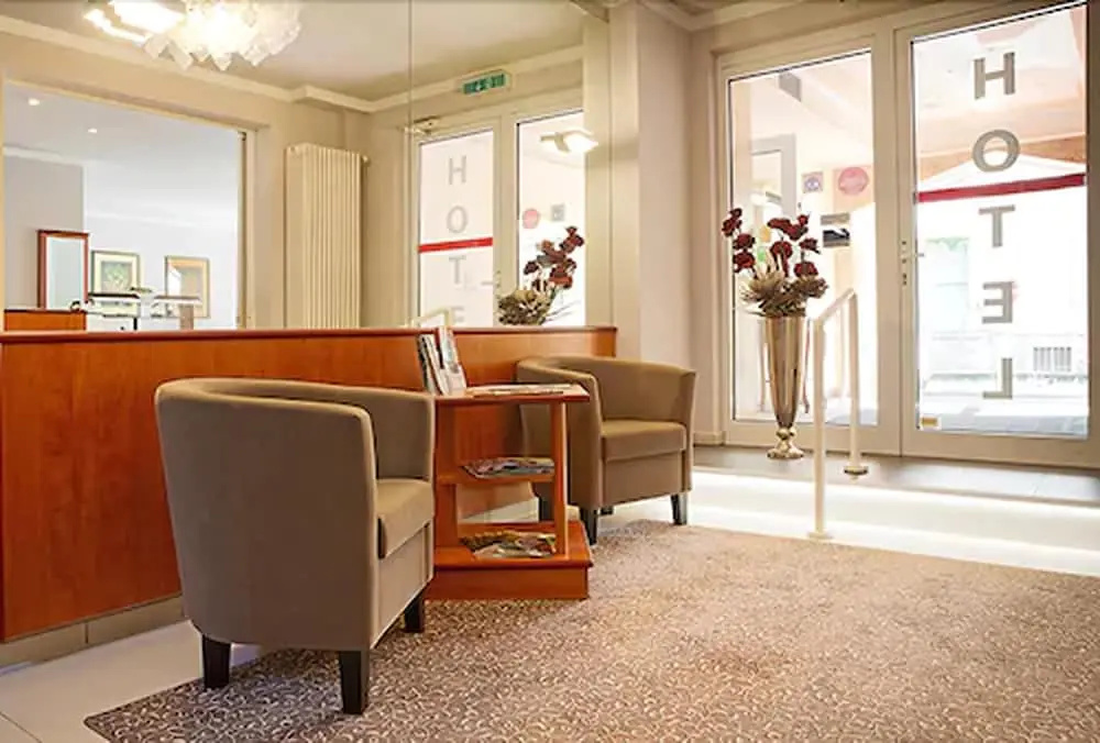 Lobby & Reception