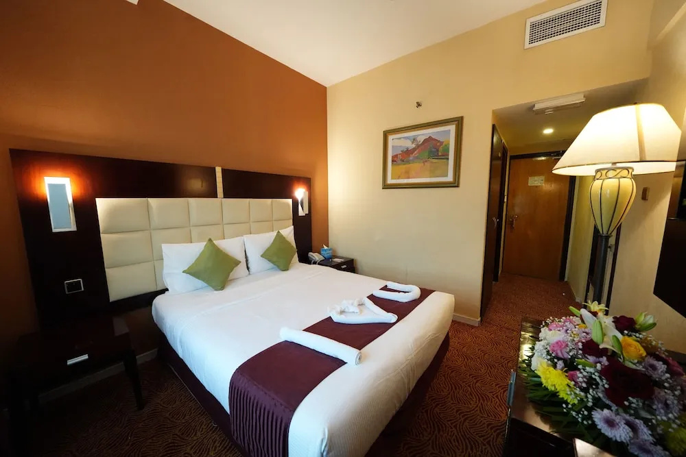 Deluxe Double room (full double bed)
