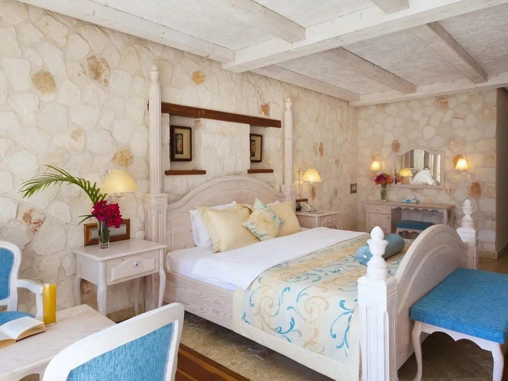 Deluxe Suite with balcony