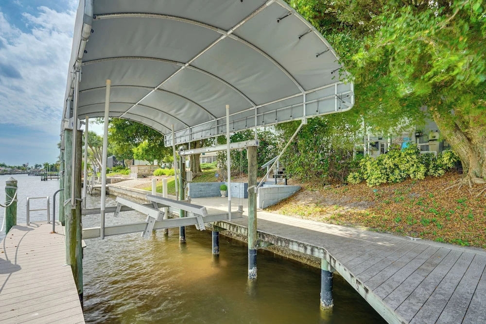 Boat Dock & Pool: Canal-front Cape Coral Gem!