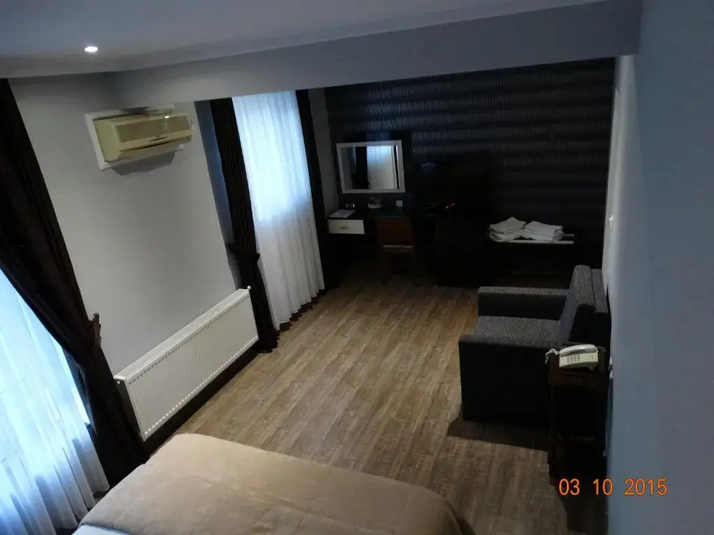 Standard Double room (full double bed)