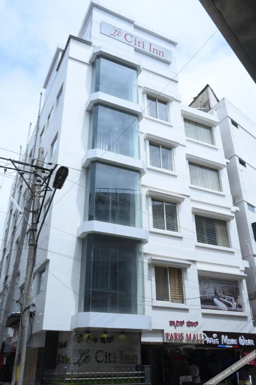 OYO 11960 Hotel Le Citi Inn