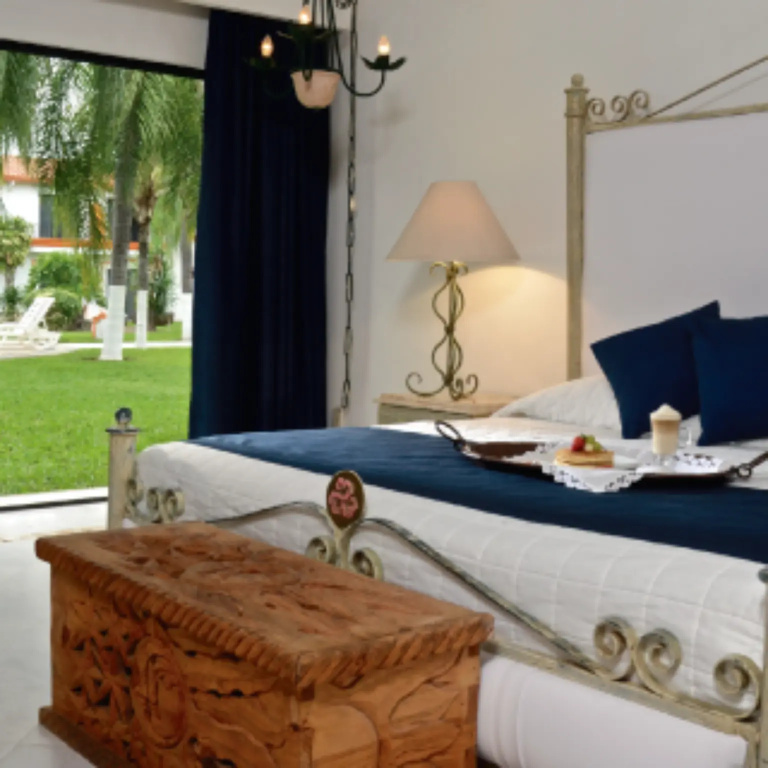 Deluxe Double room (full double bed)