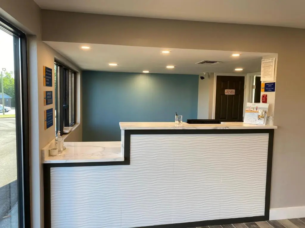 Lobby & Reception