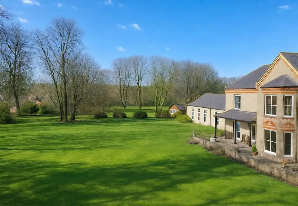 2 BR Sofabed 11 Mins to Gallops Parking Garden