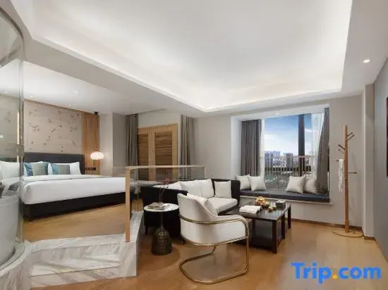 Luxury Suite