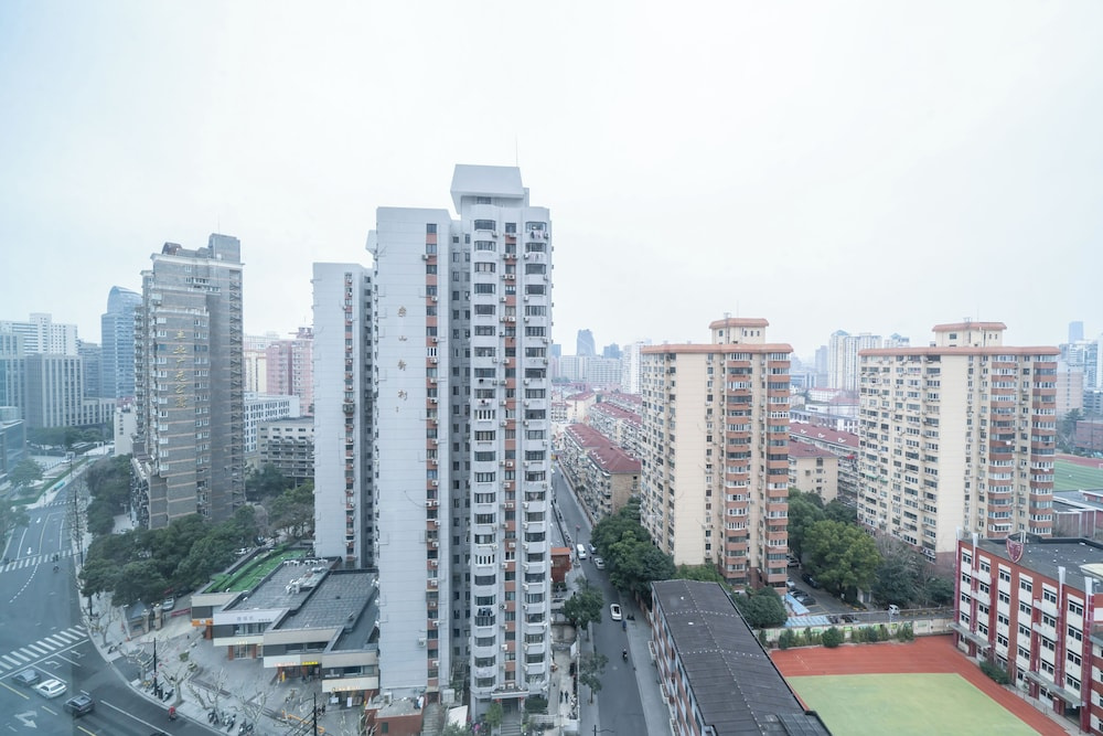 Tyms 3BR 2BA Apt Gubei Fully Furnished