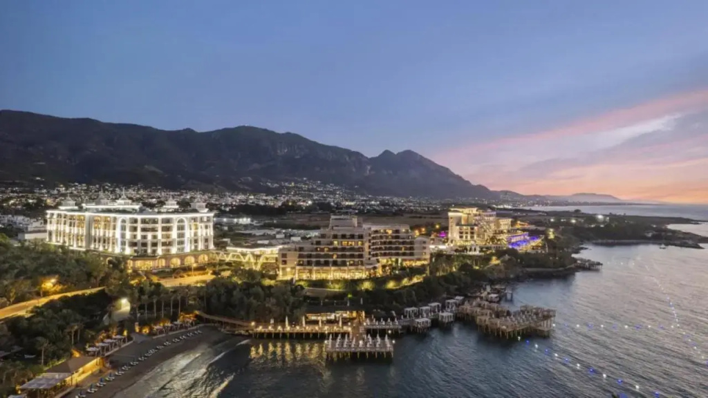 Beach & Waterfront