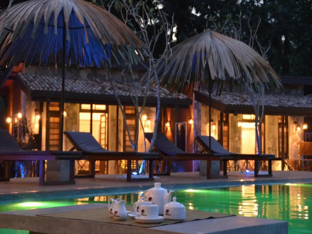 Deluxe Villa with pool view