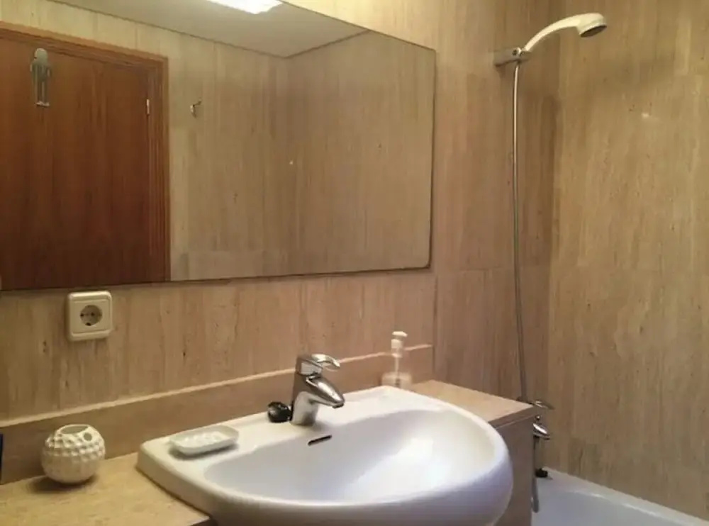 Comfort room
