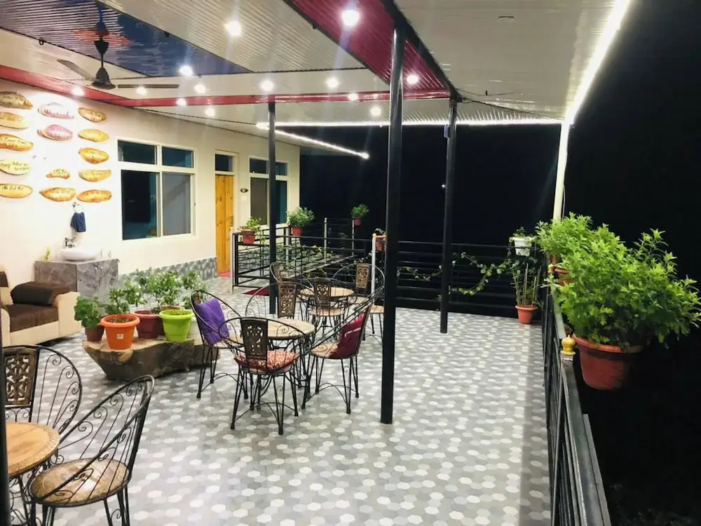 Goroomgo Paradise Inn Dharmsala